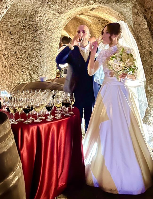https://www.lacollinettaeventi.it/wp-content/uploads/2024/12/degustazioni-grotta.jpg