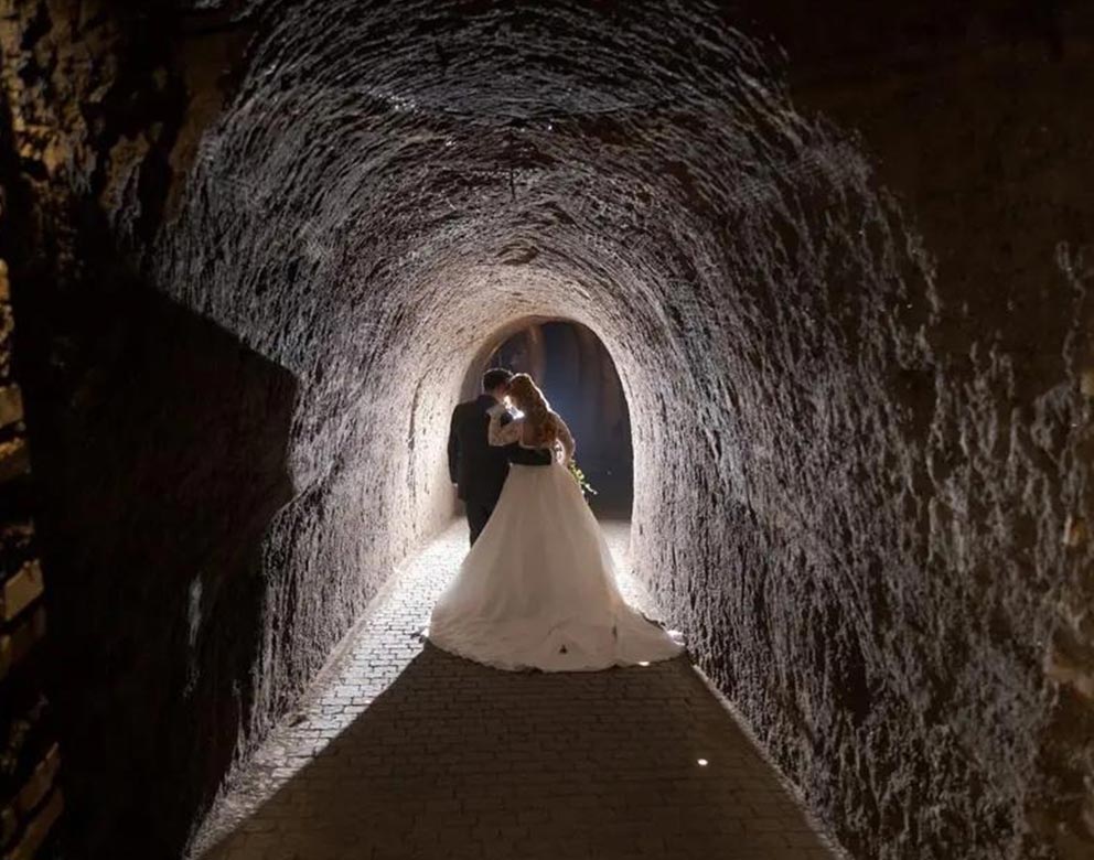 https://www.lacollinettaeventi.it/wp-content/uploads/2024/12/grotta-matrimonio-roma.jpg