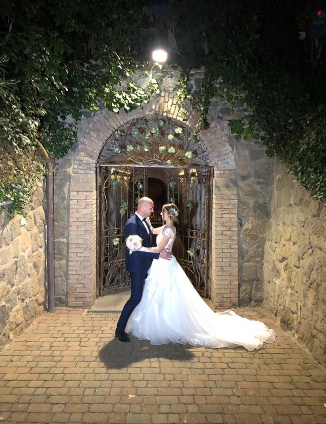 https://www.lacollinettaeventi.it/wp-content/uploads/2024/12/matrimonio-grotta-roma.jpg