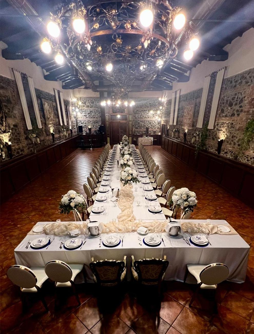 https://www.lacollinettaeventi.it/wp-content/uploads/2025/02/Sala-cerimonie-a-roma.jpg